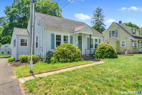 8 Bailey Ave, Wallingford, CT 06492