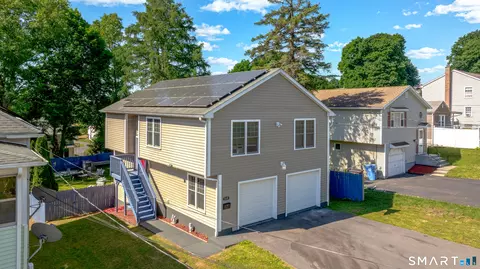 115 Thorniley St, New Britain, CT 06051