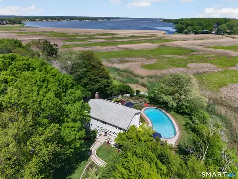 11 Cambridge Ct E, Old Saybrook, CT 06475