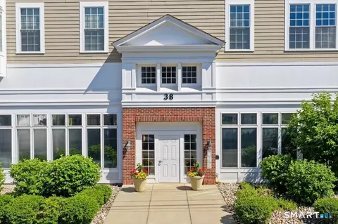 38 Hope St #20, East Lyme, CT 06357