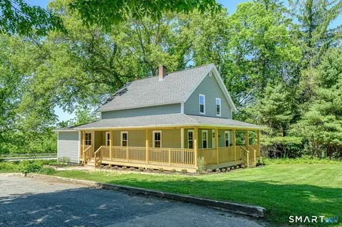 193 E Franklin St, Killingly, CT 06239