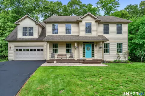 3 Arrowhead Trl, Waterford, CT 06385