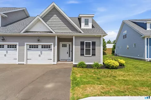 65 S Lakeside Dr #65, Orange, CT 06477