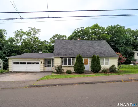 52 Phoenix Ave, Naugatuck, CT 06770