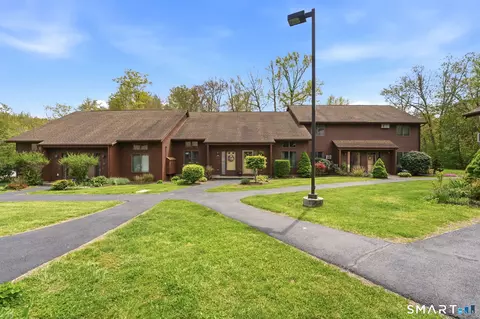 348 Boston Post Rd #A4, Waterford, CT 06385