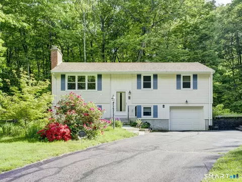 36 Hickory Dr, Hebron, CT 06248