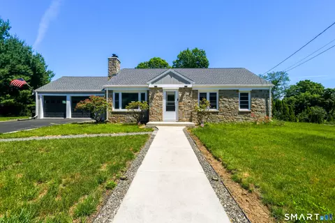 24 Crown St, Trumbull, CT 06611