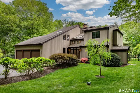 51 Long Meadow Rd, Bethlehem, CT 06751