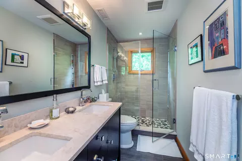 Bath - 51 Long Meadow Rd, Bethlehem, CT 06751 photo 1 of 3