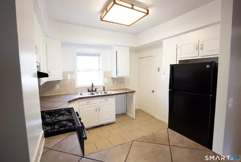 Kitchen - 48 Bowen St, Hamden, CT 06514 photo 2 of 3