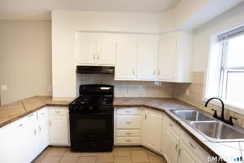 Kitchen - 48 Bowen St, Hamden, CT 06514 photo 3 of 3