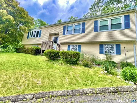 5 Davis Rd, Oxford, CT 06478