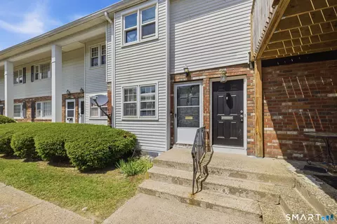 12 Georgetown Dr #D, Enfield, CT 06082