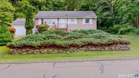 41 Capitol Dr, Shelton, CT 06484