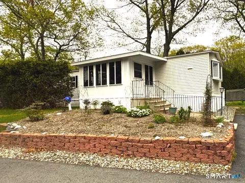 33 Ridge Cir, Mansfield, CT 06268