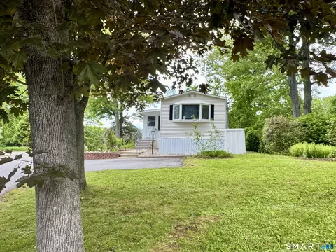 33 Ridge Cir, Mansfield, CT 06268