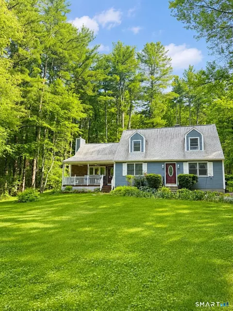 61 Philip Ln, Killingly, CT 06241