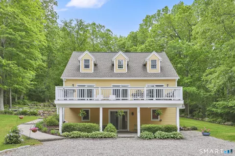 194 Brookside Ln, Mansfield, CT 06250