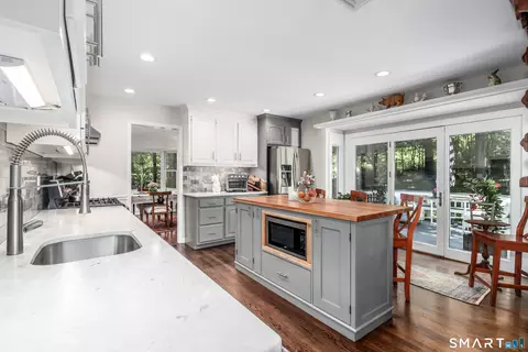 Kitchen - 23 Old Green Rd, Sandy Hook, CT 06482 photo 2 of 3