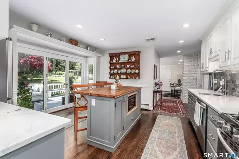 Kitchen - 23 Old Green Rd, Sandy Hook, CT 06482 photo 1 of 3