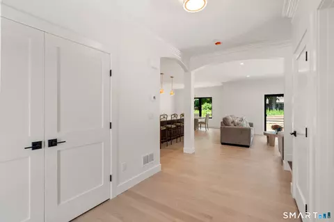 Entry Way - 47 Luca Ln, Wethersfield, CT 06109 photo 2 of 5