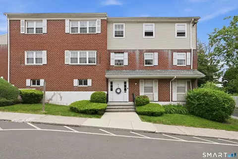 50 Greenhouse Rd #41D, Bridgeport, CT 06606