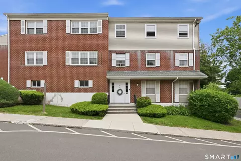 50 Greenhouse Rd #41D, Bridgeport, CT 06606