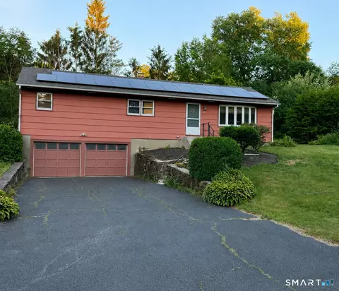 46 Gibson Ave, Trumbull, CT 06611