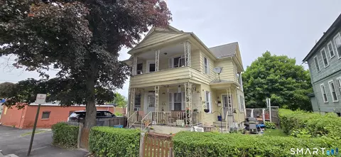 25 High St, Torrington, CT 06790