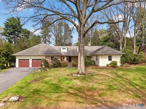 56 Mulberry Hl, Hamden, CT 06517