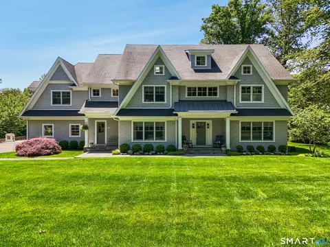 15 May Dr, Norwalk, CT 06850