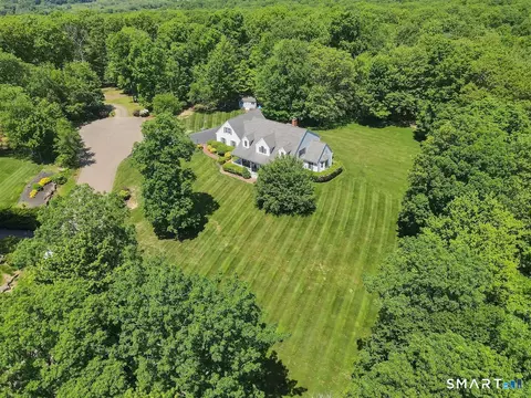 10 Isabell Dr, Madison, CT 06443
