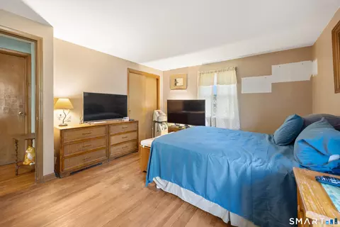 Bedroom - 186 Schaeffer Rd, Bethany, CT 06524 photo 3 of 6