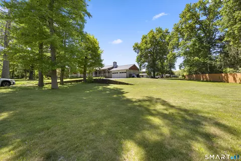Exterior - 186 Schaeffer Rd, Bethany, CT 06524 photo 2 of 8