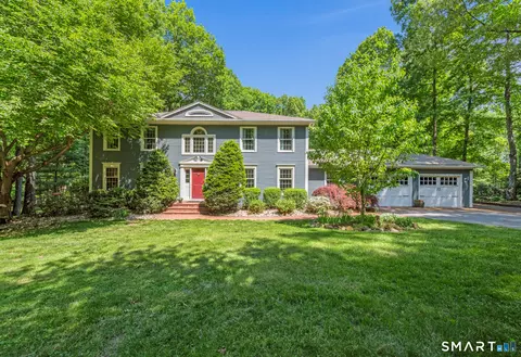 82 Beverly Dr, Avon, CT 06001