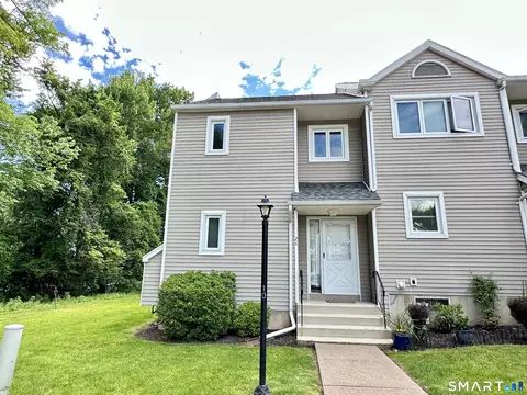 24 Oak Ridge Dr #24, Windsor Locks, CT 06096
