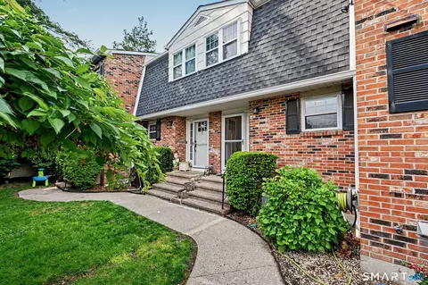 19 Colonial Rd #8, Stamford, CT 06906