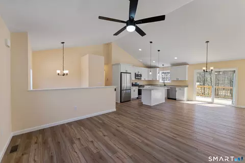 Entry Way - 99 Reilly Rd # -A, Hampton, CT 06247 photo 1 of 3