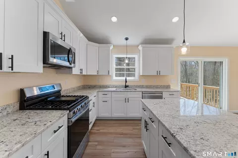 Kitchen - 99 Reilly Rd # -A, Hampton, CT 06247 photo 2 of 4
