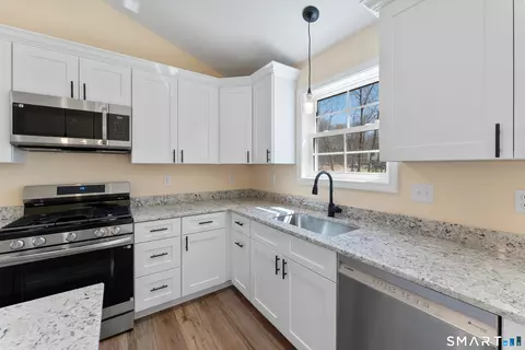 Kitchen - 99 Reilly Rd # -A, Hampton, CT 06247 photo 3 of 4