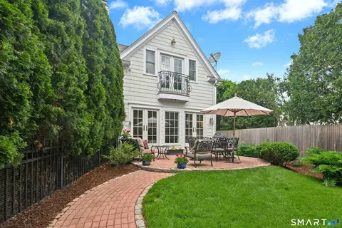 36 Mortimer St, New Canaan, CT 06840
