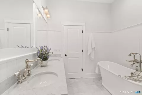 Bath - 1644 Boston Post Rd, Darien, CT 06820 photo 3 of 5