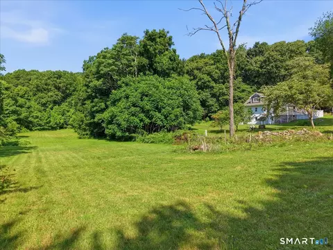 Exterior - 82 Old Post Rd, Clinton, CT 06413 photo 3 of 7