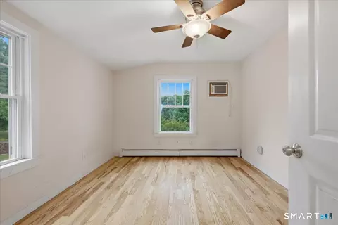 Bedroom - 82 Old Post Rd, Clinton, CT 06413 photo 2 of 5
