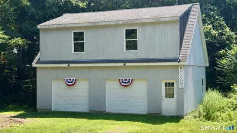 Exterior - 82 Old Post Rd, Clinton, CT 06413 photo 5 of 7