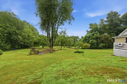 Exterior - 82 Old Post Rd, Clinton, CT 06413 photo 6 of 7