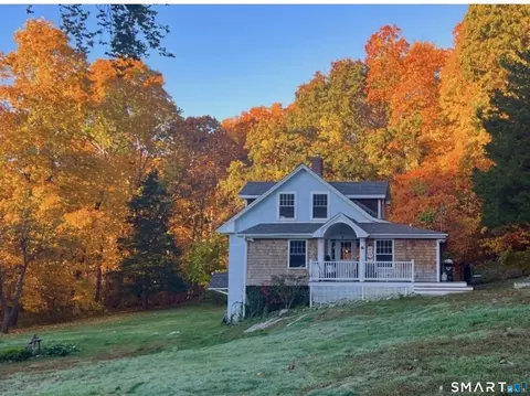 Exterior - 82 Old Post Rd, Clinton, CT 06413 photo 7 of 7