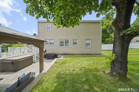 Exterior - 10 Manning Rd, Windsor Locks, CT 06096 photo 4 of 9