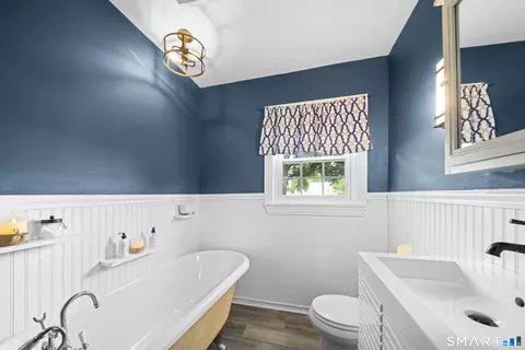 Bath - 10 Manning Rd, Windsor Locks, CT 06096 photo 1 of 3