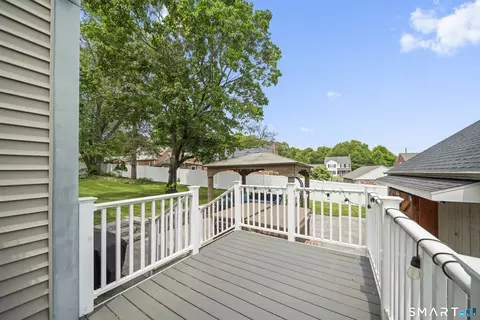 Exterior - 10 Manning Rd, Windsor Locks, CT 06096 photo 8 of 9